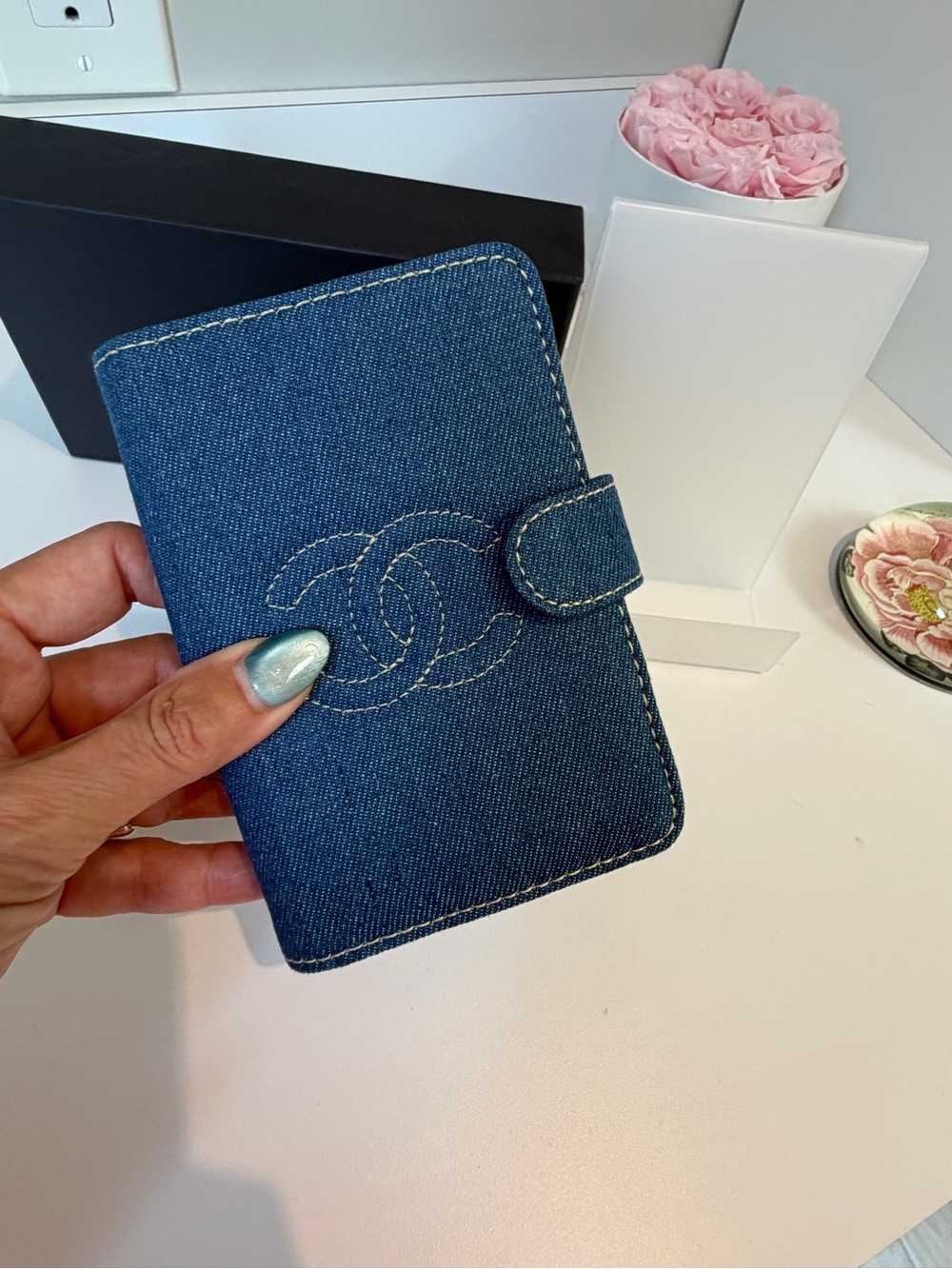 NIB Blue Denim Chanel GWP CC Logo Wallet Passport Holder Folio Case - Picture 4 of 15